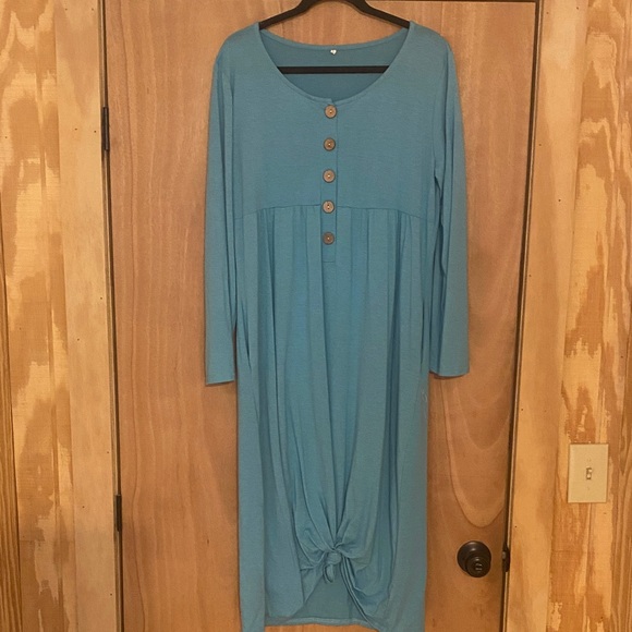 Elegant Blue Button-Down Dress - Picture 2 of 3